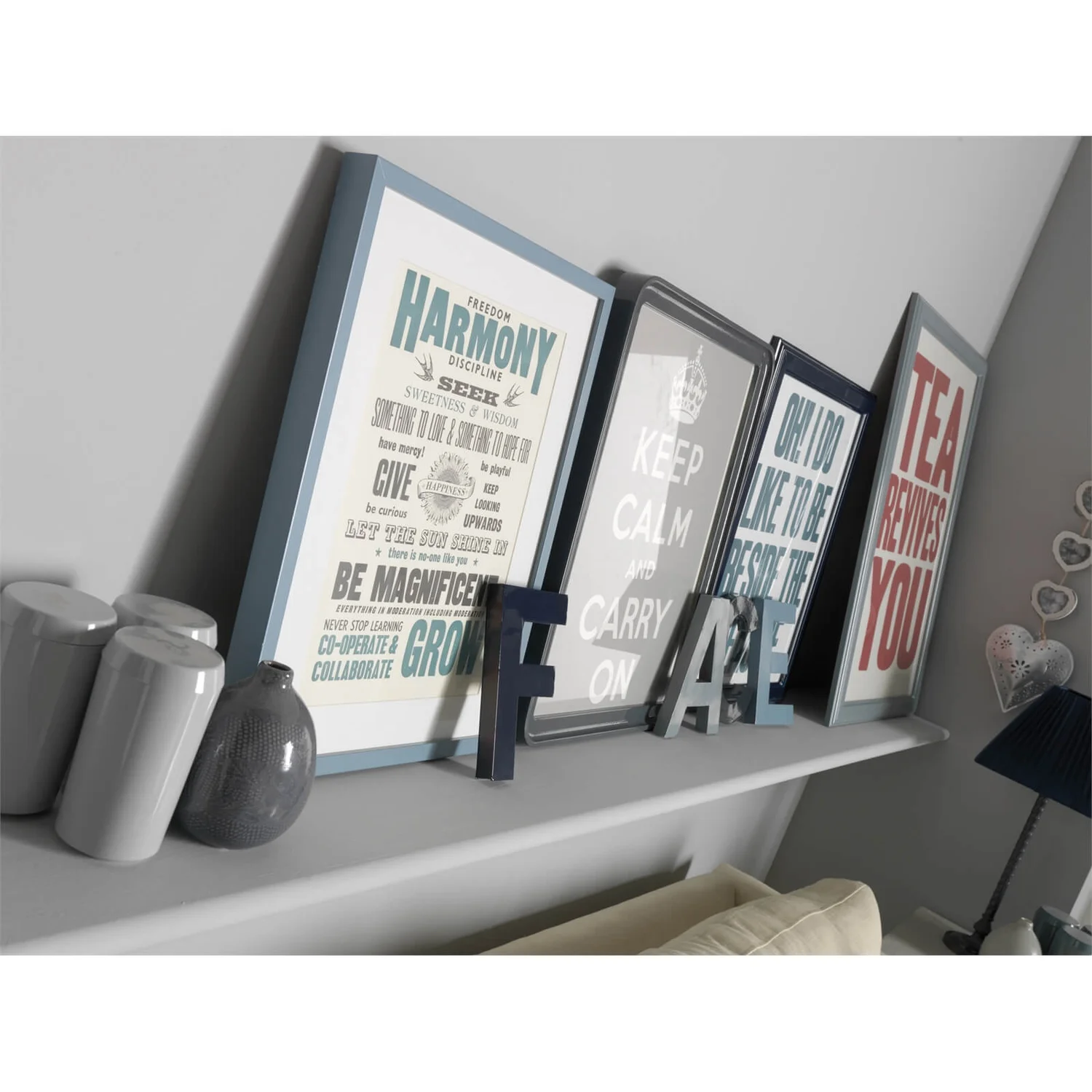 Rust-Oleum Gloss Spray Paint - Dark Grey - 400ml 2 Rust-Oleum Gloss Spray Paint - Dark Grey - 400ml - Image 2