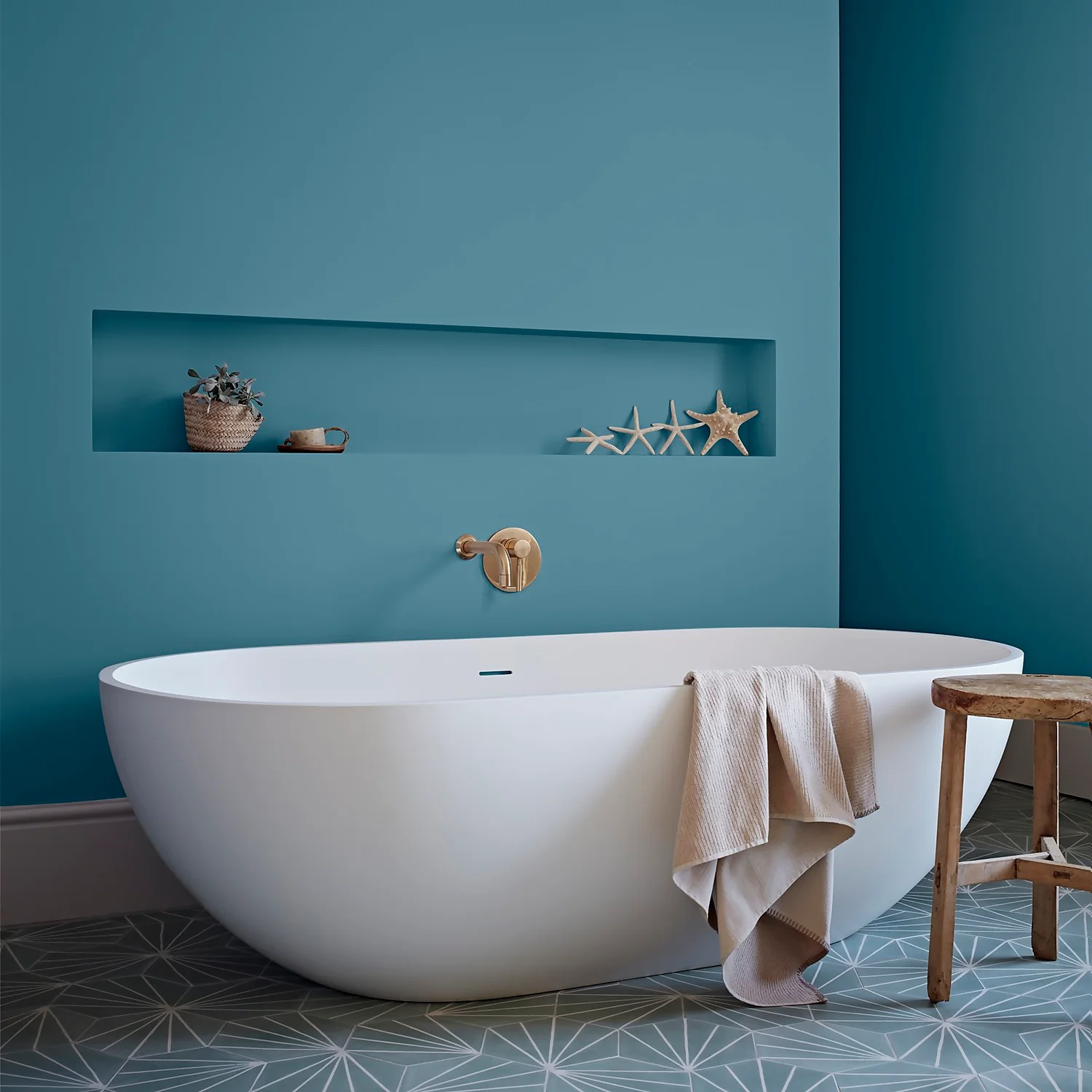 Crown Easyclean Bathroom Paint Teal - 0.04L 2 Crown Easyclean Bathroom Paint Teal - 0.04L - Image 2